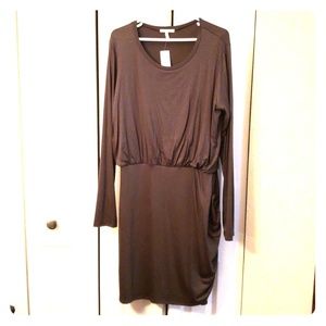 Loose top, fitted bottom dress